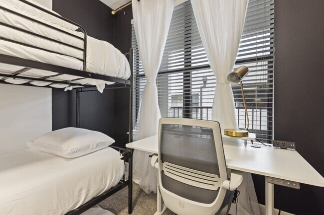 Building Photo - 5720 Town and Country Blvd