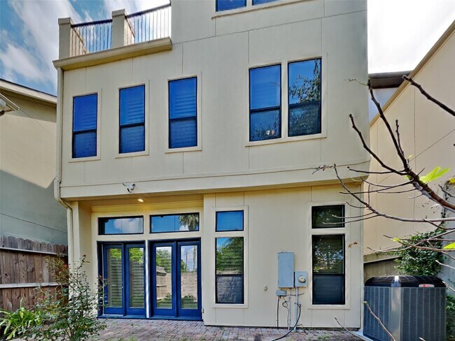 Building Photo - 9530 Pemberton Trce
