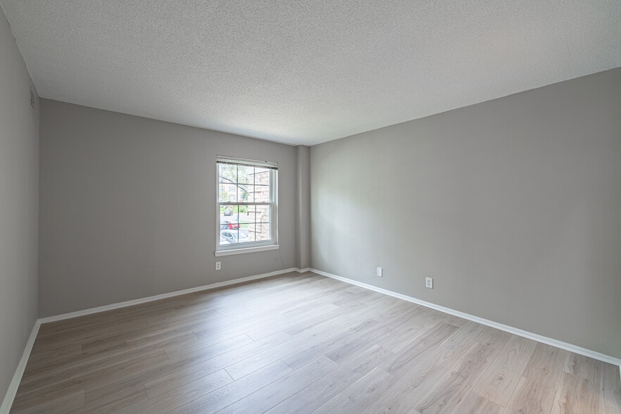 Building Photo - 7651 Tremayne Pl