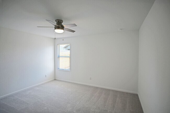 Building Photo - 227 Zyra Ave