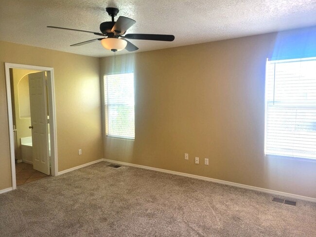 Building Photo - Spacious 4 Bedroom Home in Ventana Ranch. Upstairs living space! Great location!