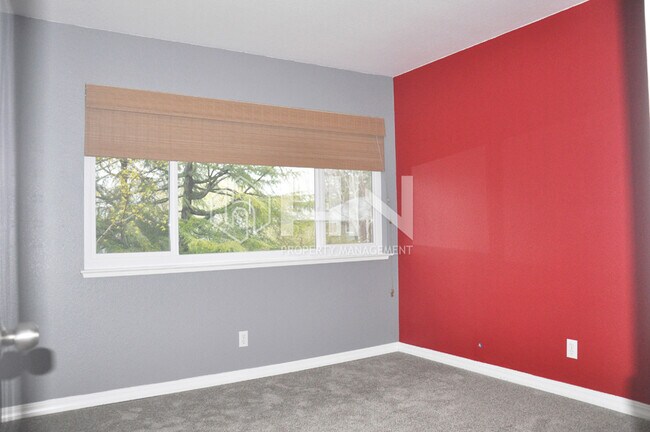 Building Photo - 200 Compton Cir