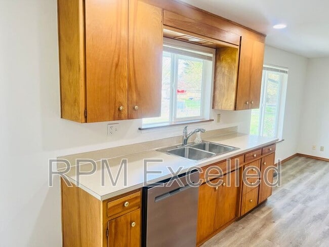 Building Photo - 3808 S 250th St