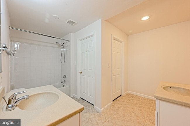 Building Photo - 47174 Chambliss Ct