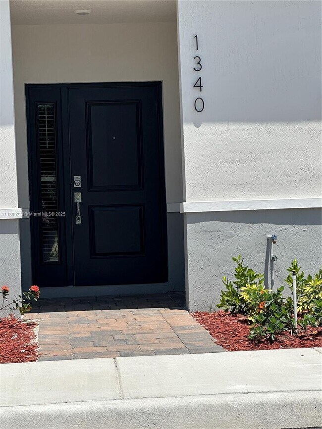 Primary Photo - 1340 NE 3rd Ave