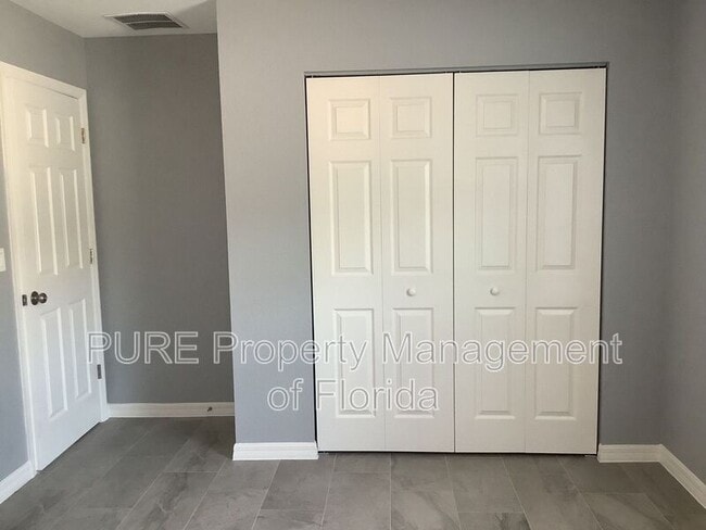 Building Photo - 2629 SW 175 Loop