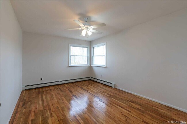 Building Photo - 5 Ashland St