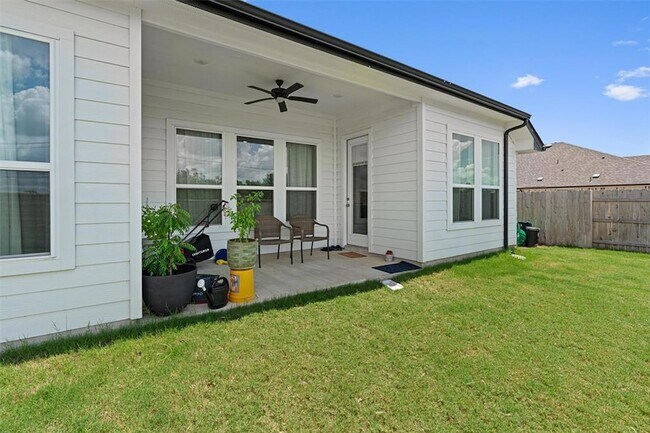 Building Photo - 20240 Smedley Dr