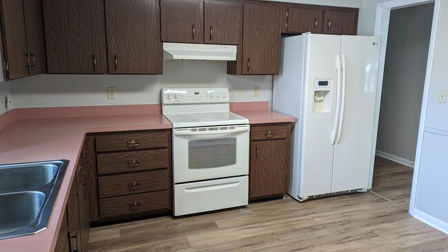Building Photo - Cozy Home in NW Area