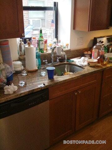 Building Photo - 64 Louis Prang St