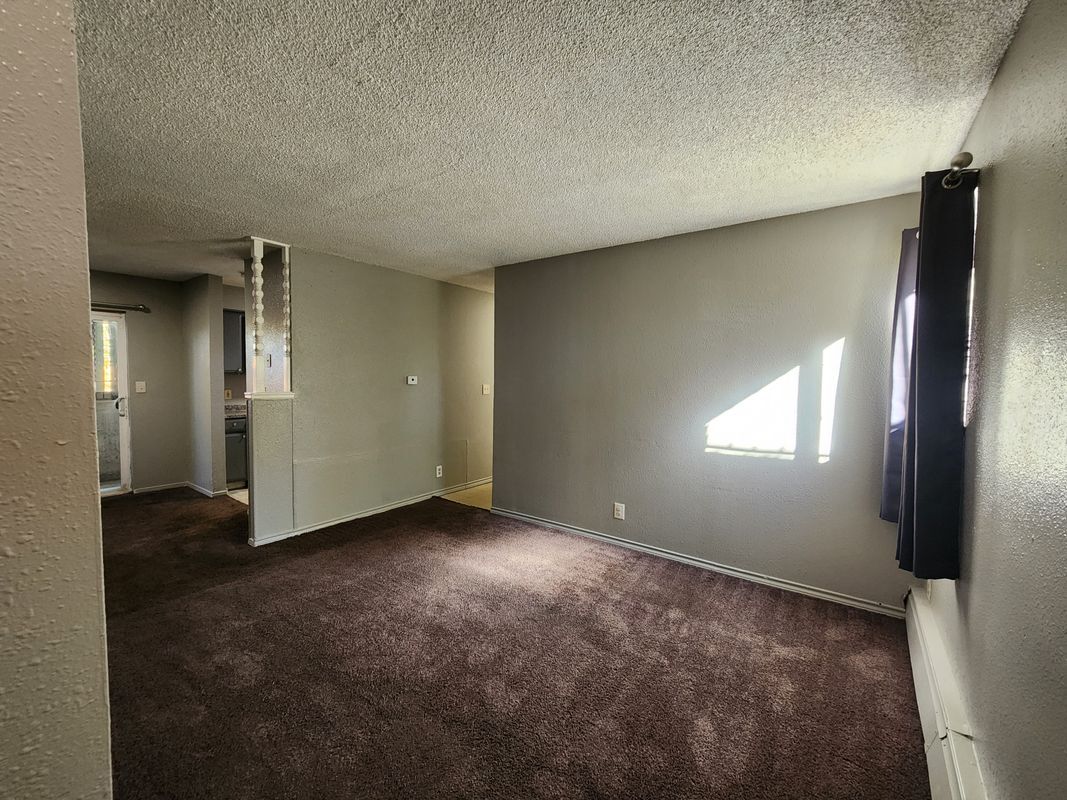 Building Photo - 1363 Mobile St
