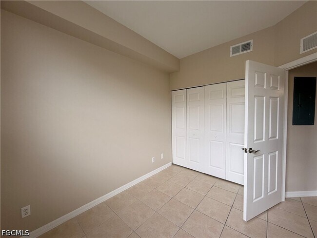 Building Photo - 4299 Bellasol Cir