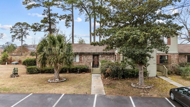 Building Photo - 305 Resort Dr