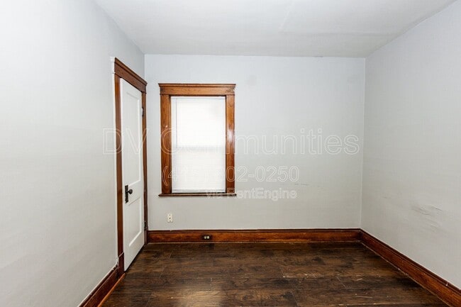 Building Photo - 3131 W 58th St