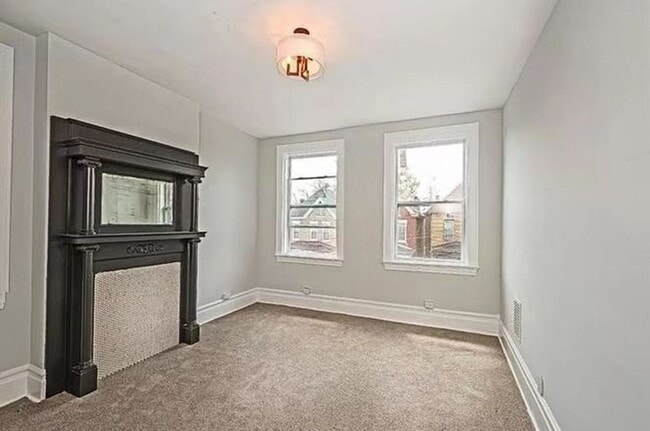 Building Photo - 5 bedroom home in the Upper Hill District