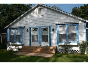 Building Photo - 207 S Church St