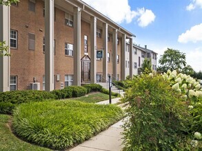 Building Photo - Stevens Walk