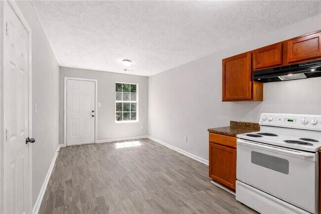 Building Photo - 588 Elle's Wy