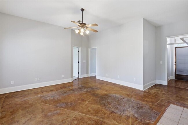 Building Photo - Charming Brandon Home for Rent