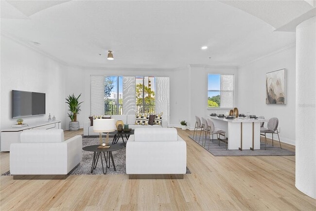 Building Photo - 750 4th Ave S