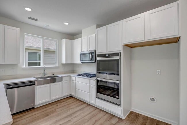 Building Photo - 115 Gourd Is Wy