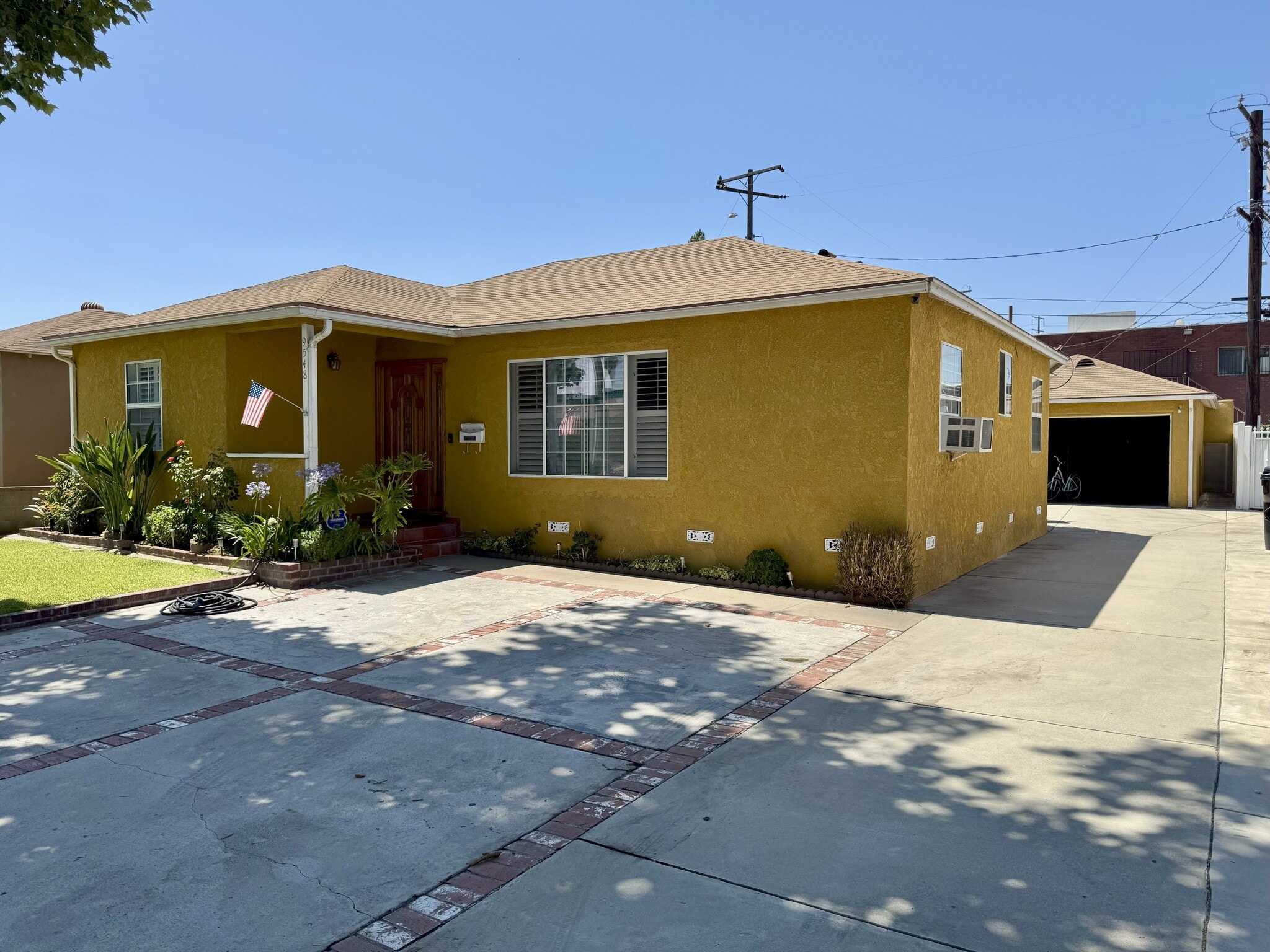Building Photo - 9548 Claymore St