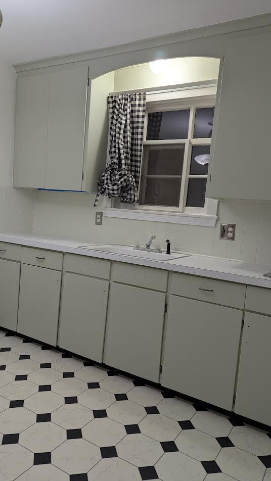 Building Photo - 266 Crestwood Ave