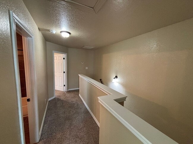 Building Photo - Spacious 3-Bedroom Townhome – Great Location!