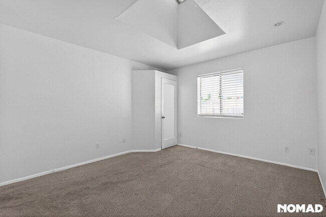 Building Photo - Charming 4BR House in Phoenix