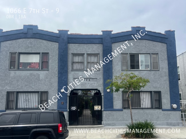 Building Photo - 1066 E 7th St