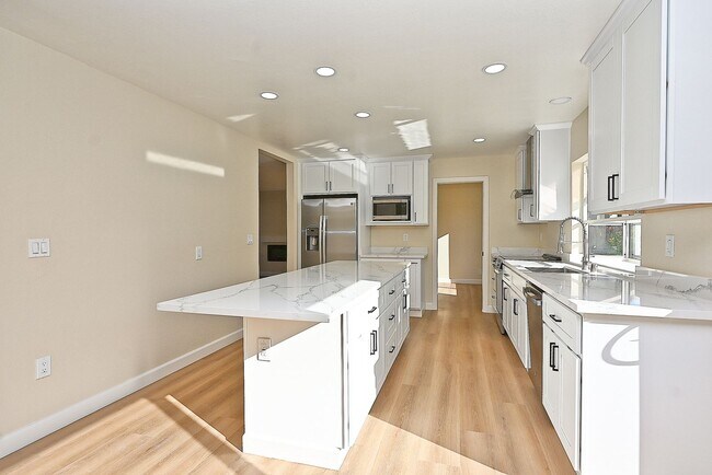 Building Photo - $4590 -- Beautifully Remodeled Brookvale Home on a Quiet Court