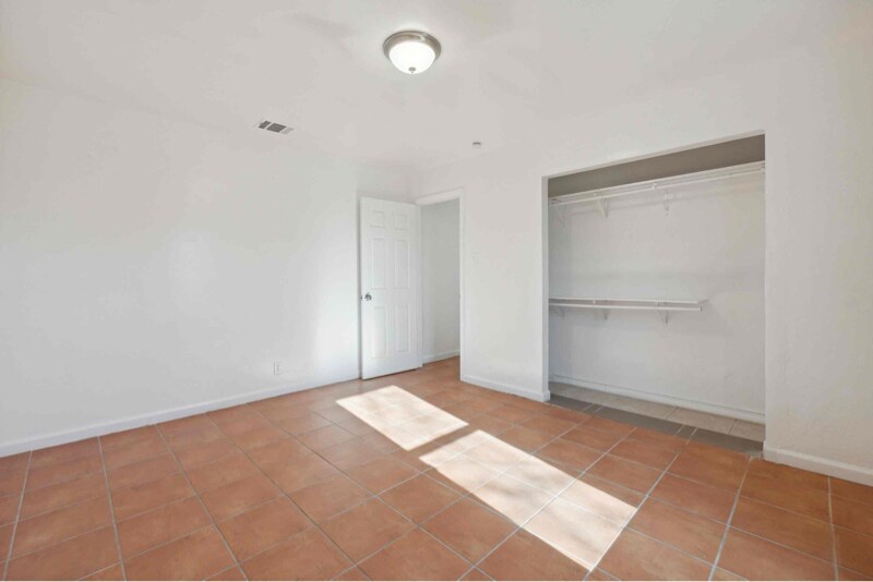 Building Photo - 810 Zachry Dr