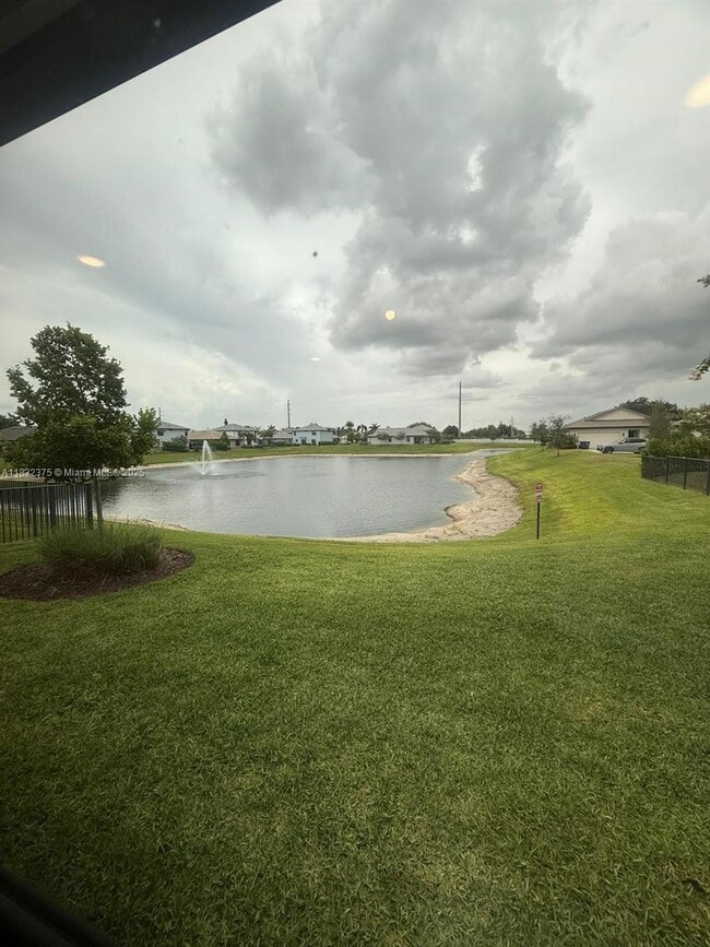Building Photo - 3141 Tamarind Dr