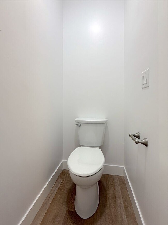 Building Photo - Brand New 3 bed, 2.5 Bath 1 car garage Townhome