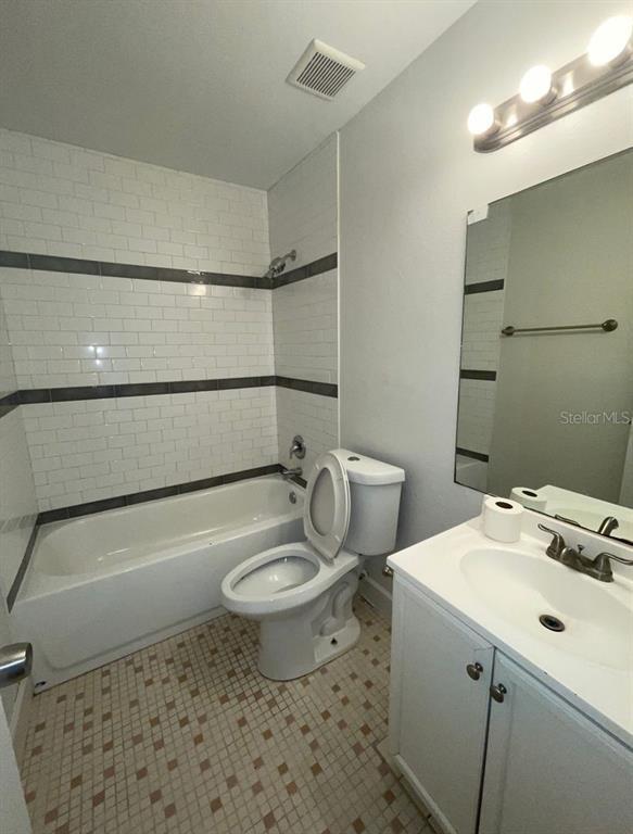 Building Photo - 2126 W Grace St