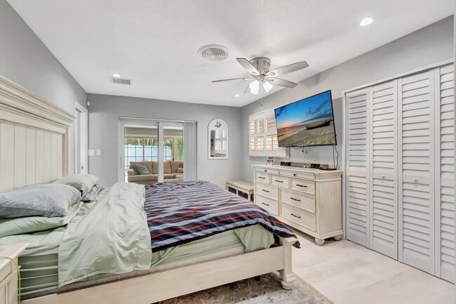 Building Photo - 4450 NE 23rd Ave