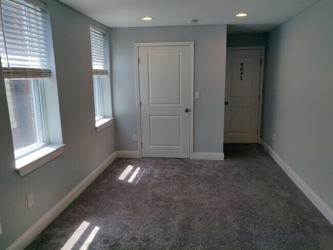 Building Photo - Charming 2BD/3.5BA Townhome in Highlandtown, Baltimore, MD!