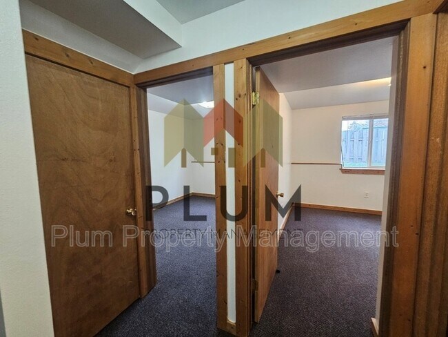 Building Photo - 929 S Johnson St