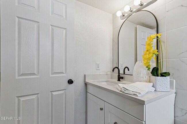 Building Photo - 3936 Tierra Arena Dr
