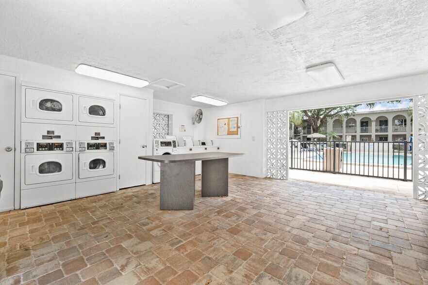 Building Photo - 4325 Aegean Dr