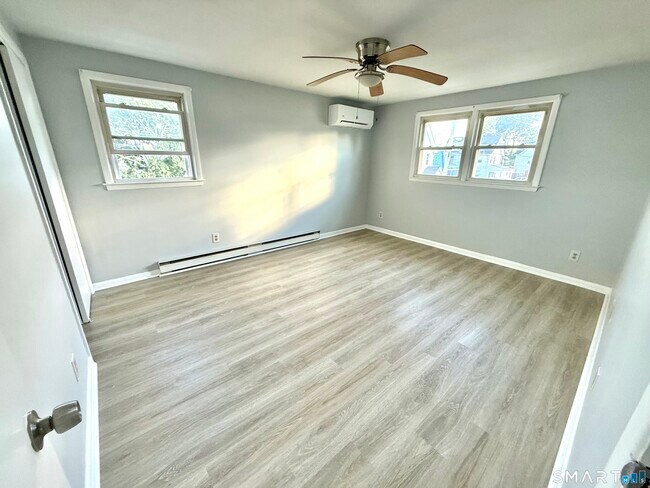 Building Photo - 3 Bayview Pl