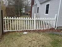 Building Photo - 215 Dahlia Dr