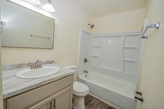 Building Photo - 2152 Calle Mesa Verde