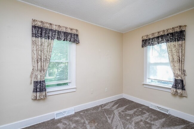 Building Photo - Cute, central columbia home for rent!