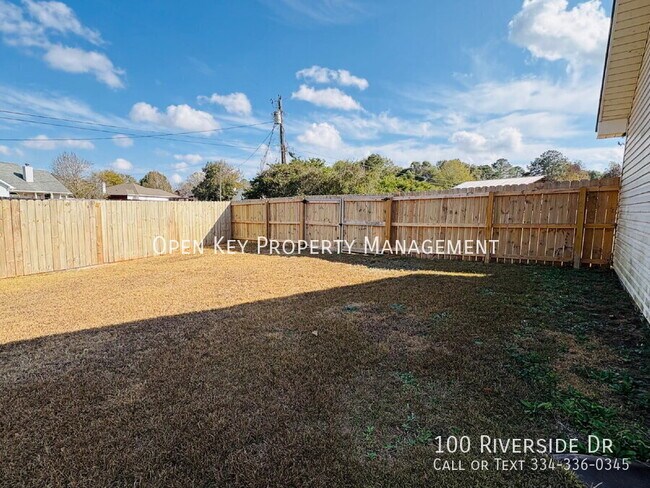 Building Photo - 100 Riverside Dr