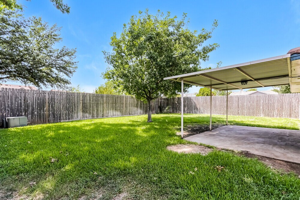 Building Photo - 7312 Meadow Creek Dr