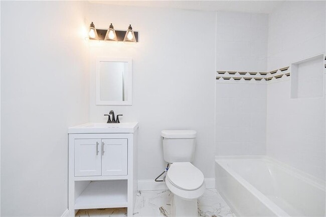 Building Photo - 5041 Alexander Ave