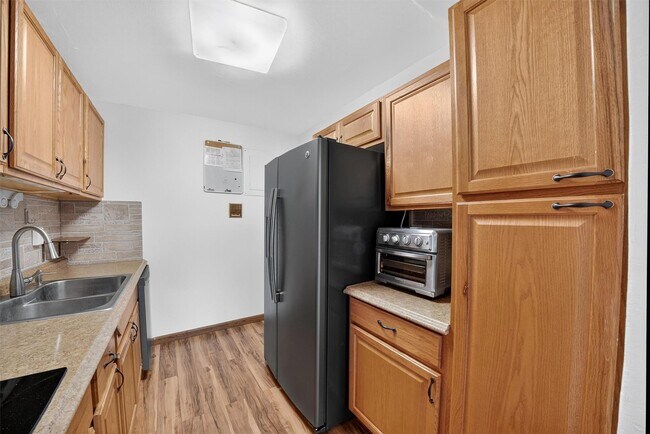 Building Photo - 424 Carpenter Ave