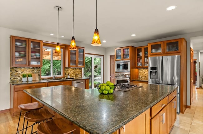 Building Photo - Stunning Portland Home with Open Floor Plan, Gourmet Kitchen, and Spa-Like Bathroom!