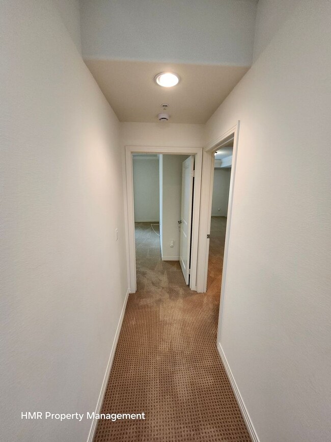 Building Photo - 2 bed 2.5 bath condominium at Lake at Waln...